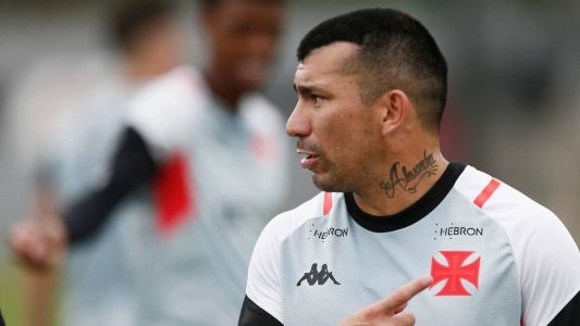 Gary Medel foi um dos reforços contratados pelo Vasco nesta janela de transferências