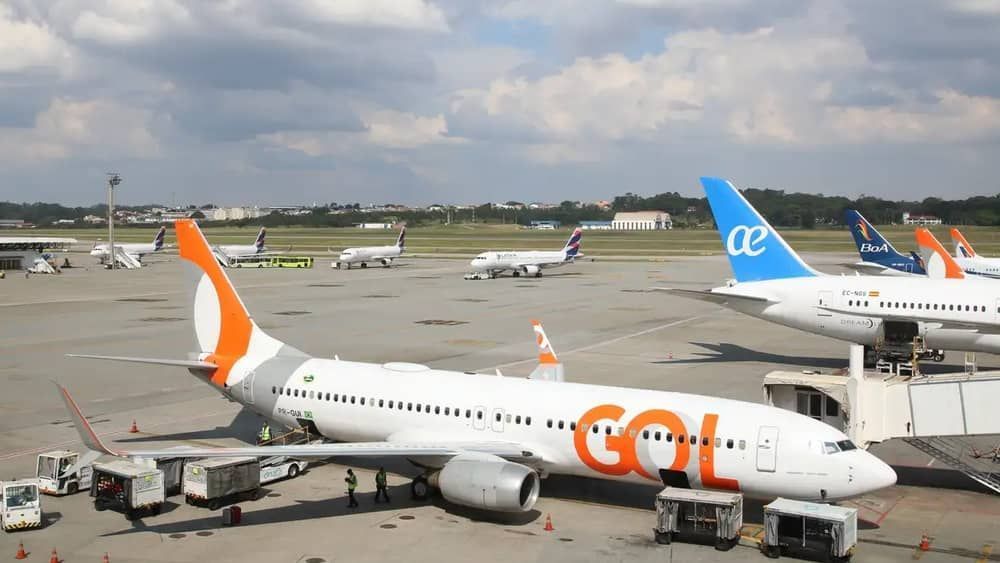 Companhias aéreas brasileiras cancelam voos para Argentina no dia 24 por greve