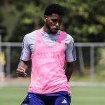 Wesley Gasolina volta a treinar com o elenco do Cruzeiro após grave lesão