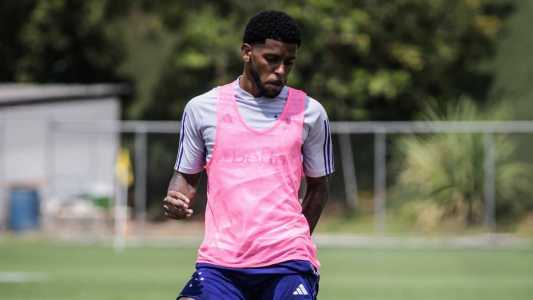 Gasolina voltou a treinar com o elenco do Cruzeiro nesta terça-feira (3)