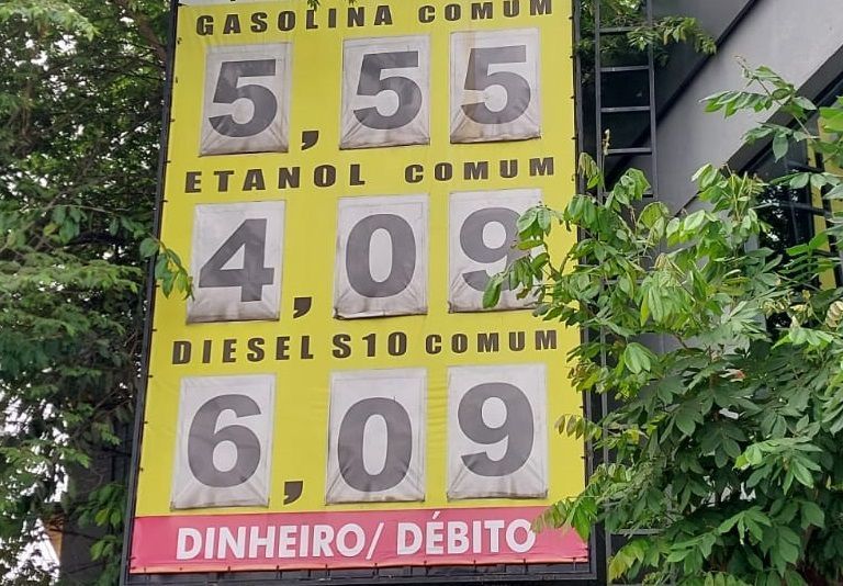 Redução de preços da gasolina e do diesel não chega ao consumidor