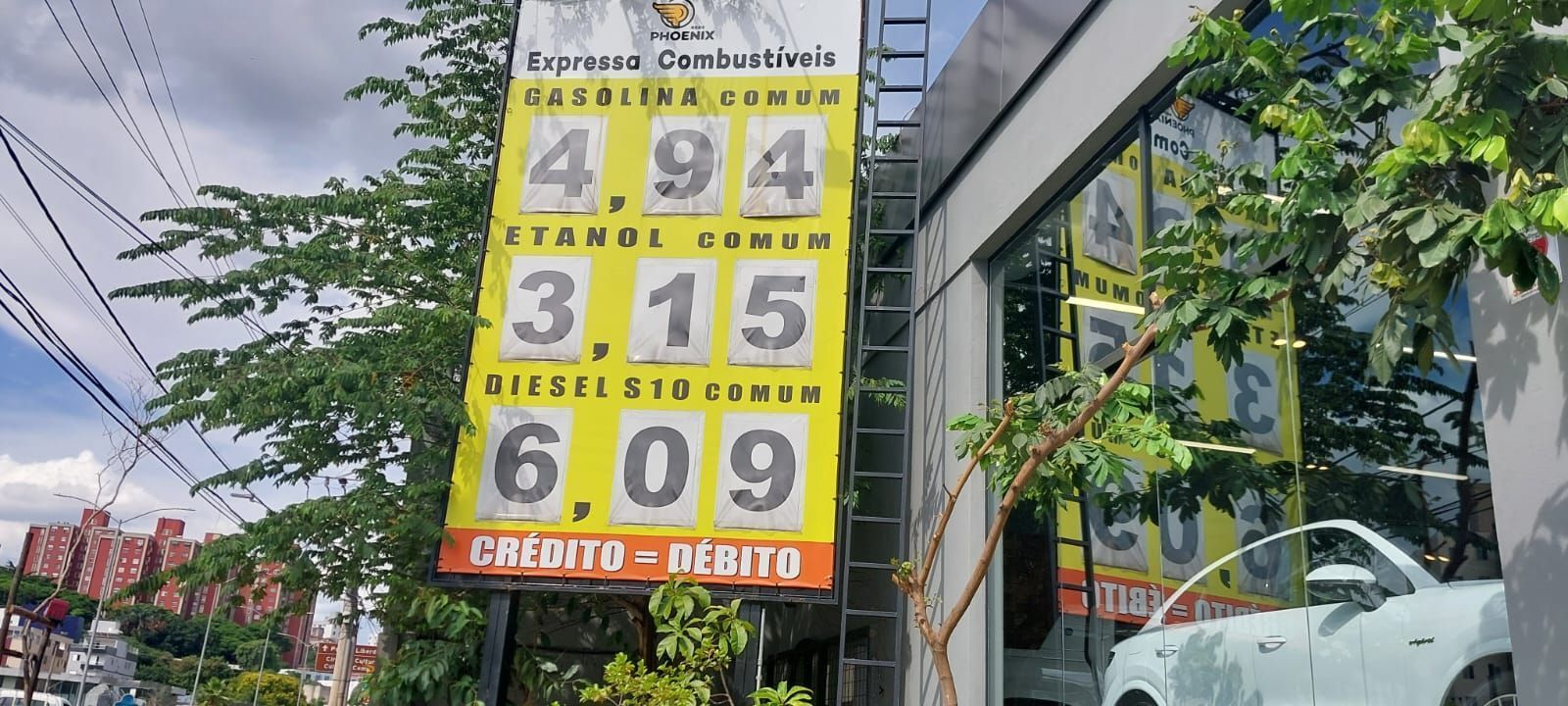 Litro da gasolina é encontrado por menos de R$ 5 em BH