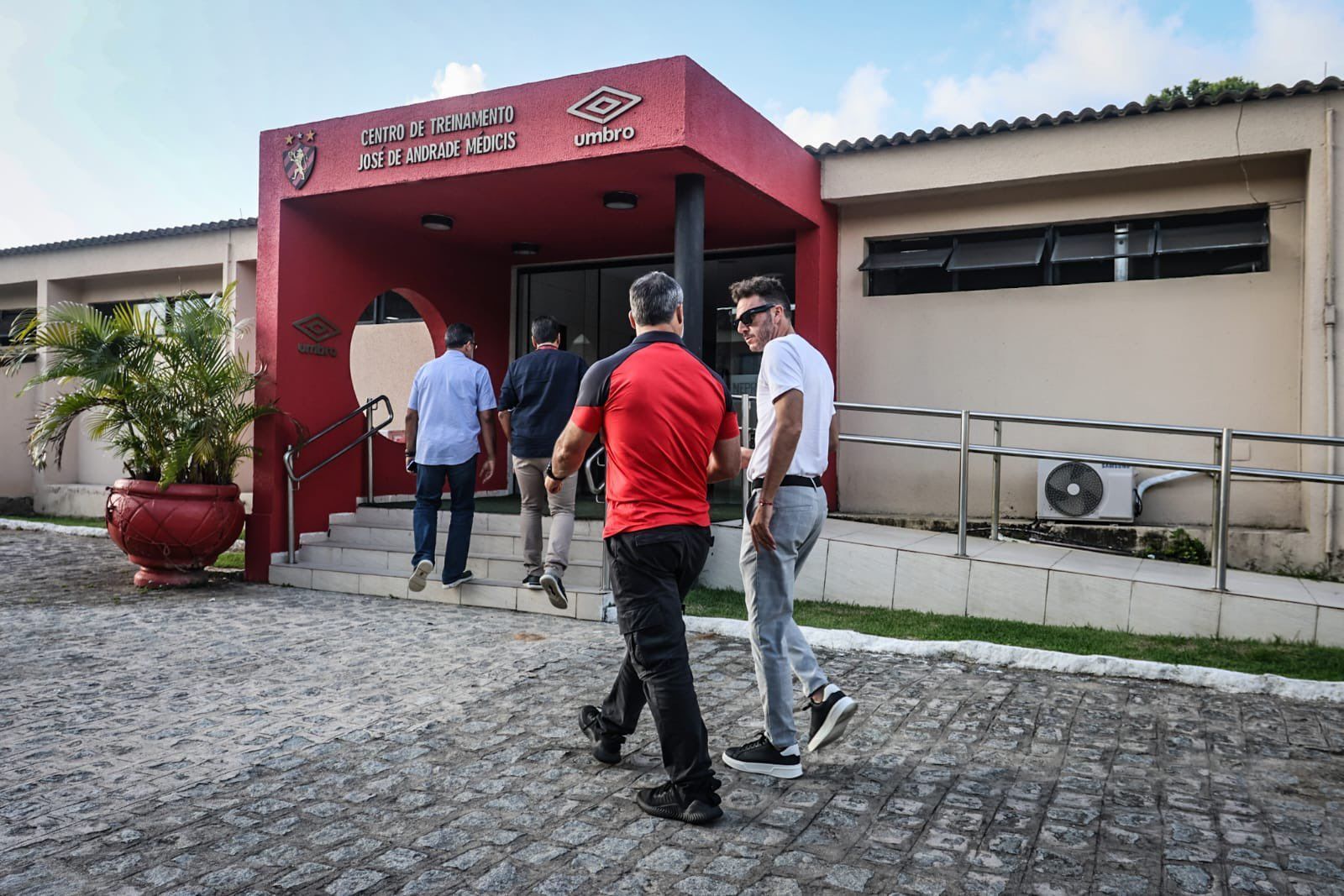 Sport: saiba como Soso aprova renovações e reforços que supostamente não viu jogar