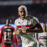 São Paulo encerra Brasileiro com vitória tranquila sobre o Flamengo