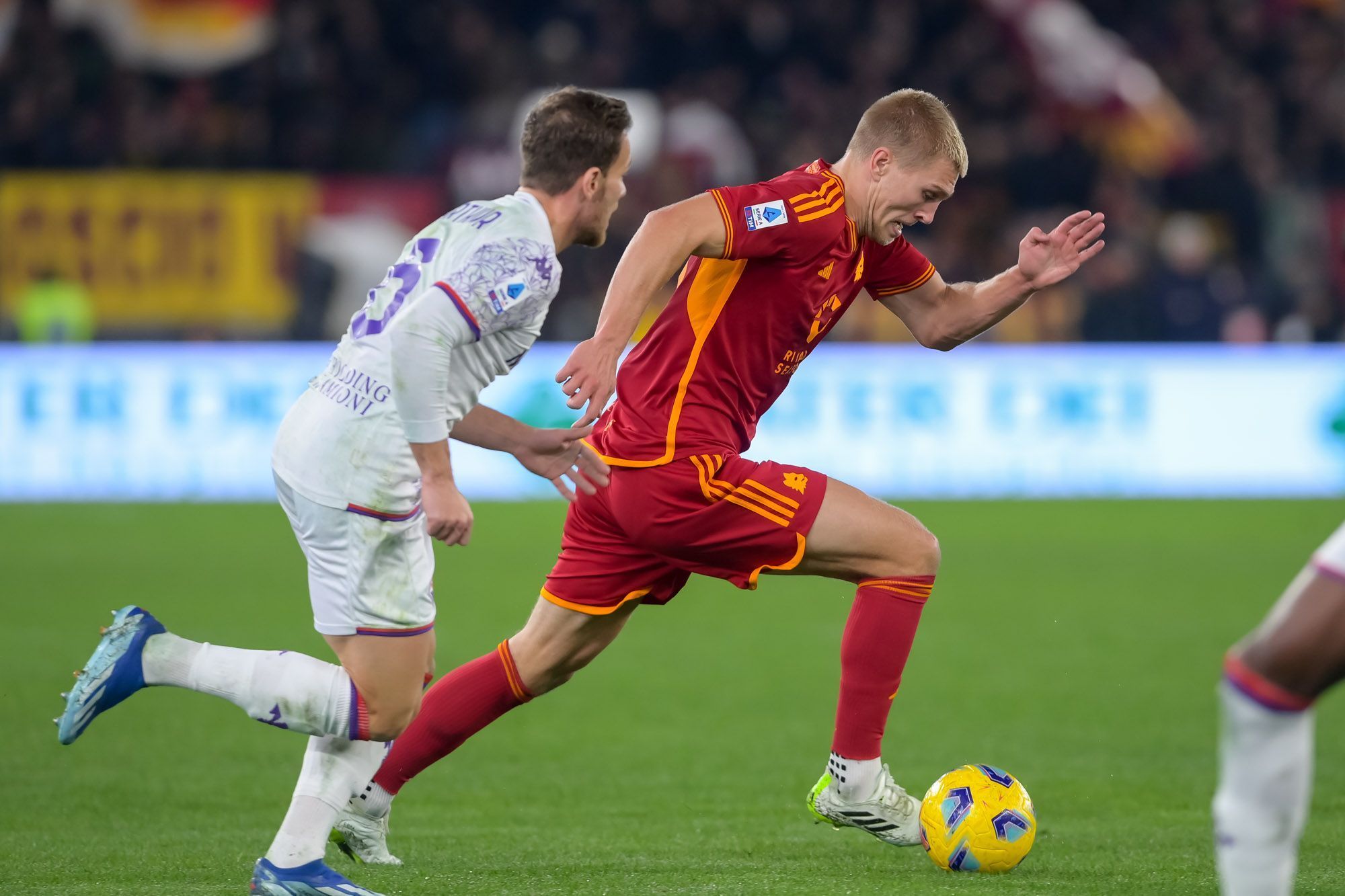 Roma sofre com expulsões e lesão, mas empata com a Fiorentina em casa