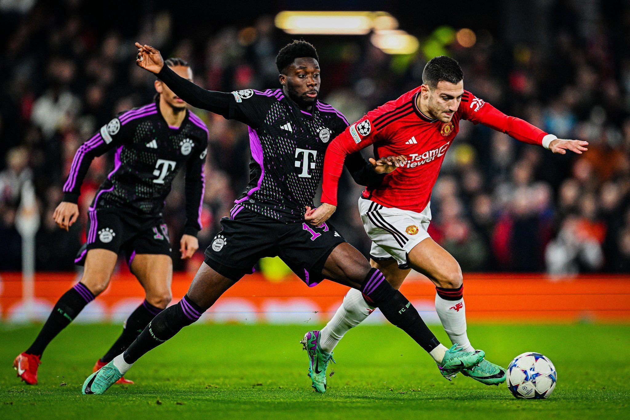 Eliminado na fase de grupos, United faz sua pior campanha na Champions League