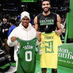 Endrick, do Palmeiras, troca camisa com astro da NBA