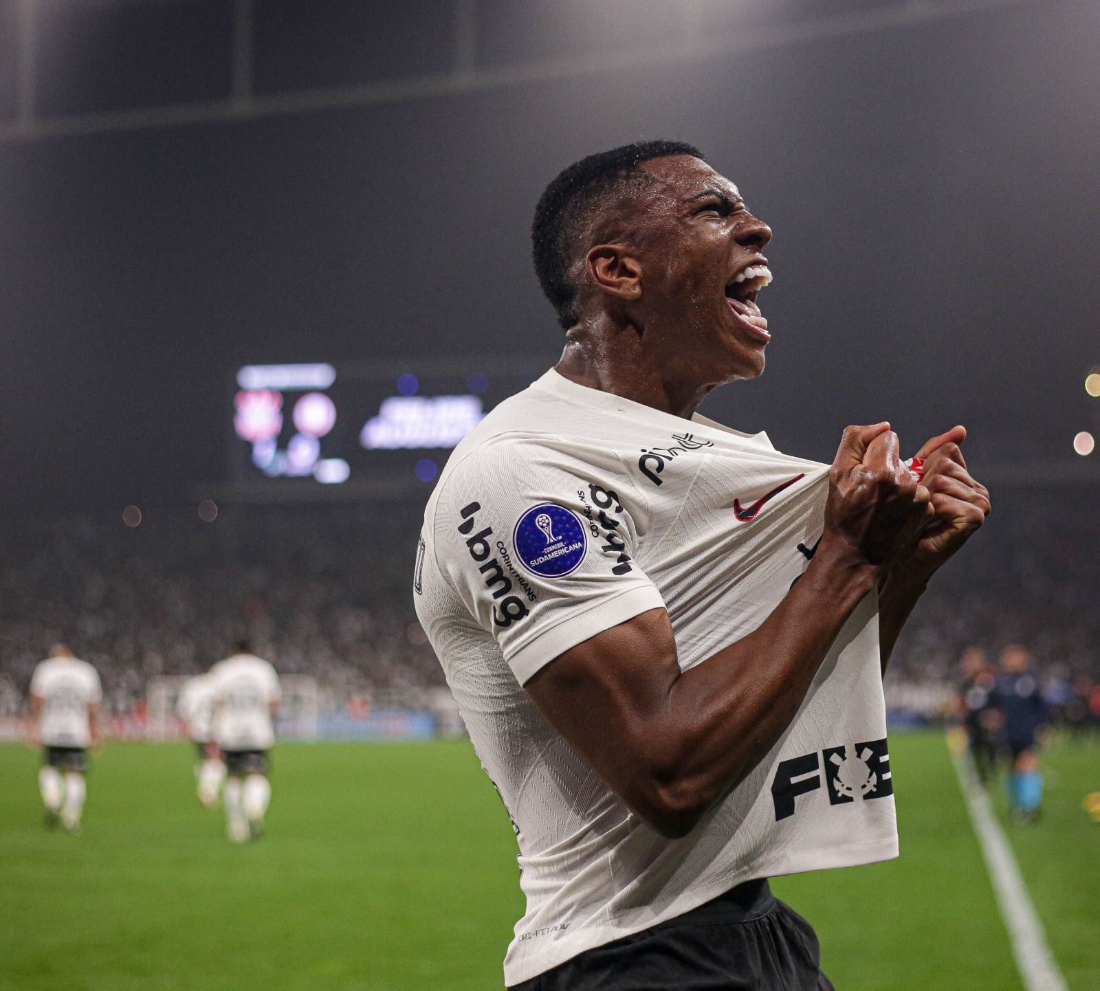 Corinthians anuncia venda de Felipe Augusto a clube belga