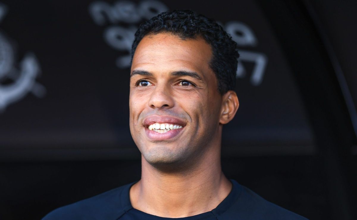 Grêmio anuncia Fernando Lazaro como coordenador da Análise e Desenvolvimento do Futebol