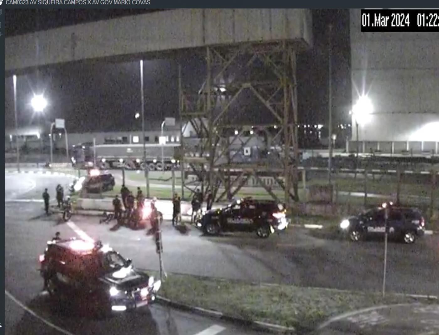 Motoqueiro chuta guarda durante perseguição e acaba preso no litoral de São Paulo