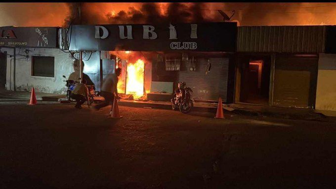 Vídeo: incêndio em boate deixa três mortos no Equador; governo suspeita de ato terrorista