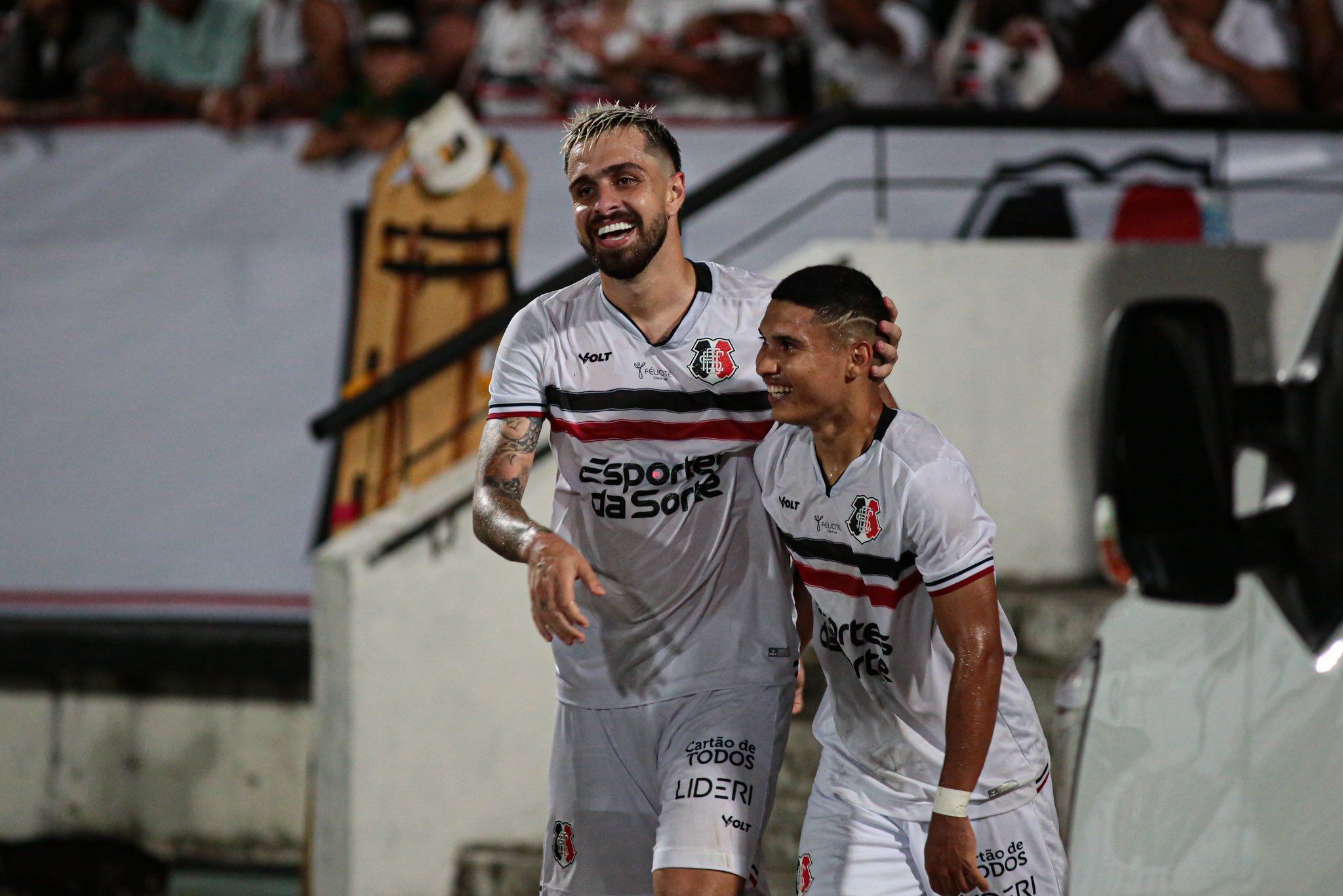 Santa Cruz volta a vencer uma partida oficial após 222 dias, na estreia do Estadual