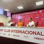 Alario é apresentado no Inter e desconversa sobre Borré: 'Não falamos disso'