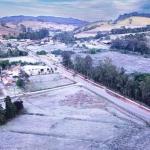 Cidade de MG conhecida por ser gelada entra no alerta de frio do Inmet