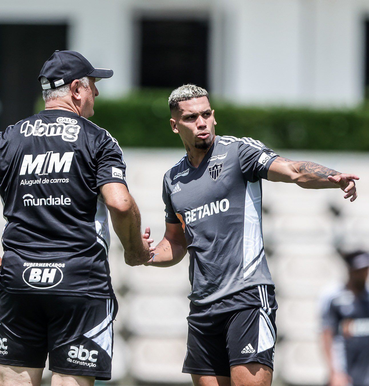 Atlético: Paulinho destaca motivação por títulos em possível 'adeus' de Felipão