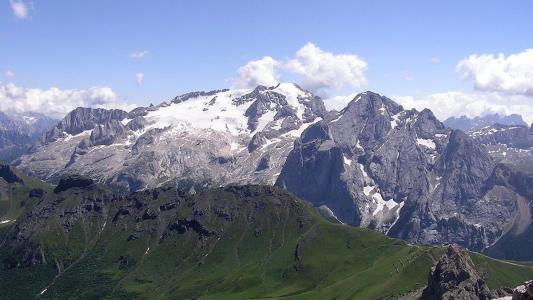 Geleira faz parte da montanha Marmolada, na cadeia montanhosa das Dolomitas