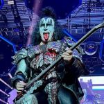 Baixista da banda Kiss passa mal e precisa deixar palco em Manaus