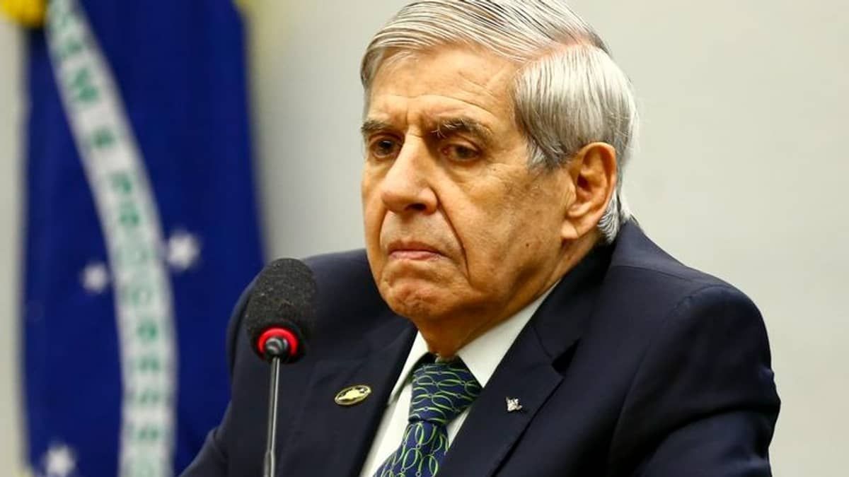 General Heleno confirma ida à CPMI dos atos antidemocráticos nesta terça-feira (26)