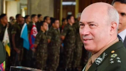 General Mauro Lourena Cid é investigado em caso de venda de joias