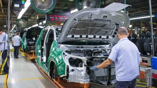 General Motors demite funcionários neste sábado (21)