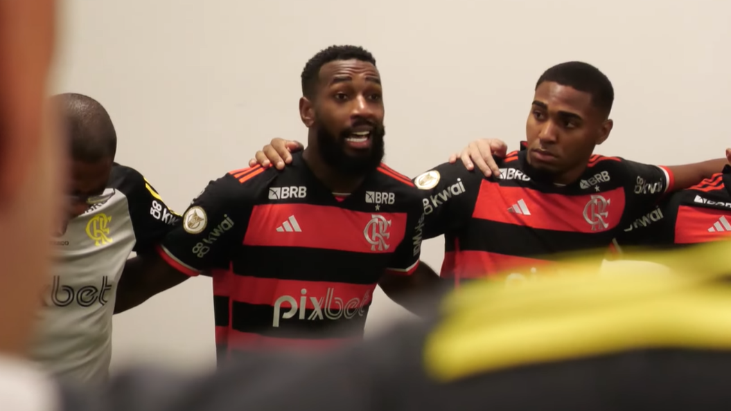 Provocação de Paulinho, do Atlético, foi usada para 'inflamar' vestiário do Flamengo