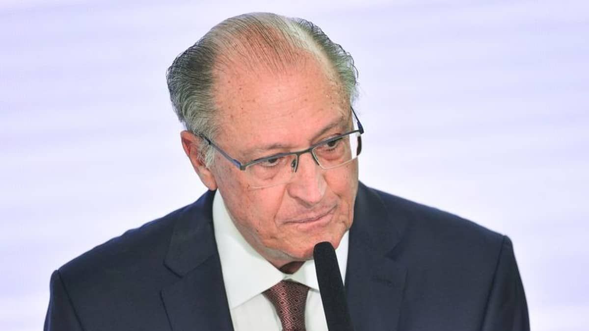 Alckmin se manifesta após ida de Milei a evento conservador em SC: 'Mau gosto'