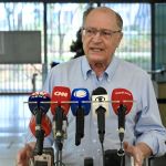 Governo retoma impostos sobre veículos elétricos para financiar programas de incentivo à indústria