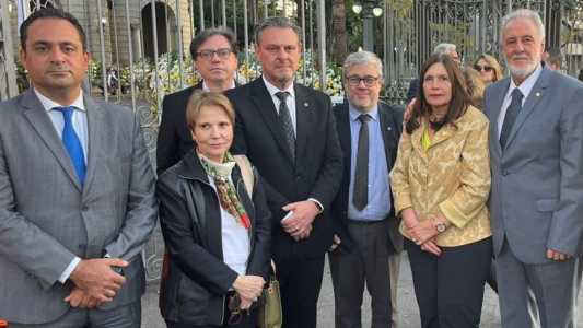 Geraldo Borges (Abraleite), Teresa Cristina (Senadora), Manoel Mário (Alagro), Ewerton Ferreira, Deputada Federal Bia Kicis e Carlos Meles no velório de Paolinelli