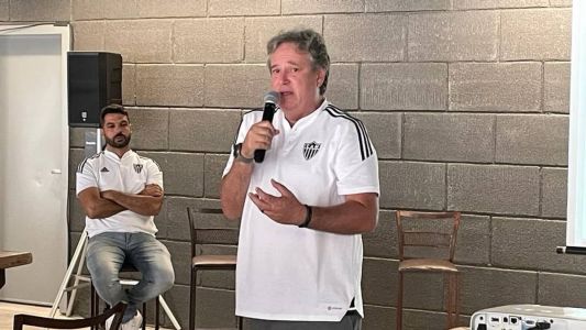Gerente geral da base do Atlético, Erasmo Damiani acredita que jovens jogadores podem ser presença no Mineiro 2024 com o time principal