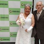 Casamento comunitário: juntos há 60 anos, idosos realizam sonho de se casar em evento que realizou 225 uniões; veja imagens