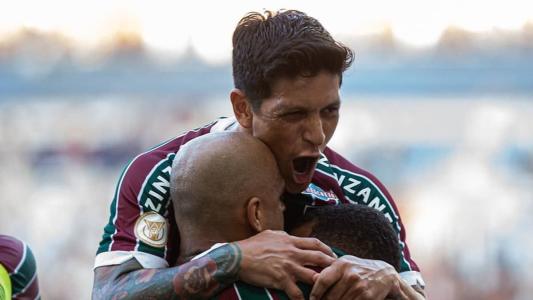 Germán Cano comemorando um dos gols do Fluminense contra o Bragantino