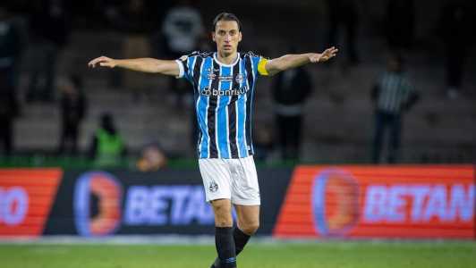 Geromel desfalca a equipe por até um mês