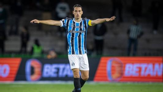 Geromel desfalca a equipe por até um mês