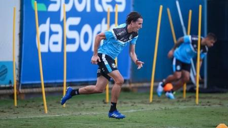 Geromel evolui em recuperação do joelho esquerdo