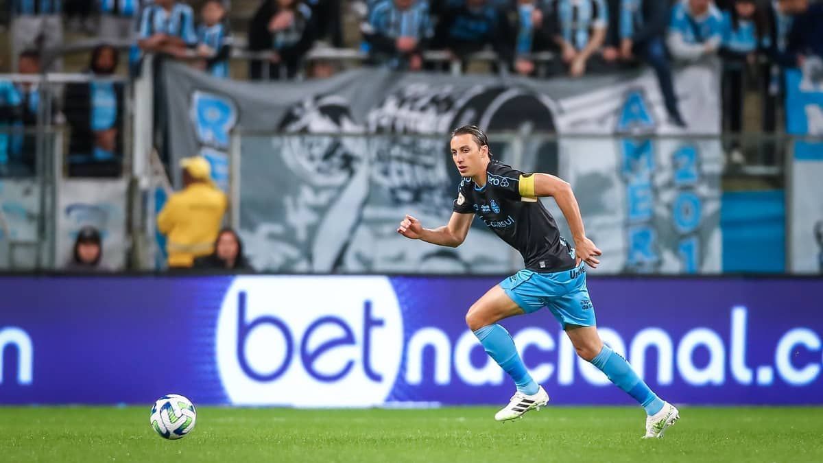 Geromel pode ser novidade no Grêmio para enfrentar o Palmeiras