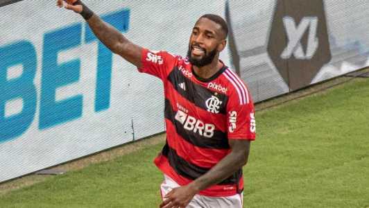 Gerson comemora o gol da vitória do Flamengo sobre o Vasco, no Maracanã
