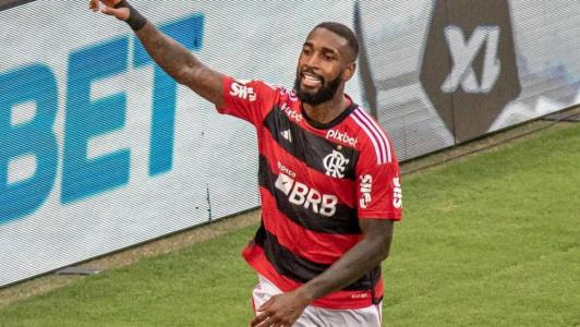 Gerson comemora o gol da vitória do Flamengo sobre o Vasco, no Maracanã