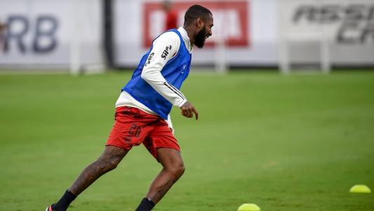 Gerson durante atividade no Ninho do Urubu, o CT do Flamengo, nesta quarta (18)
