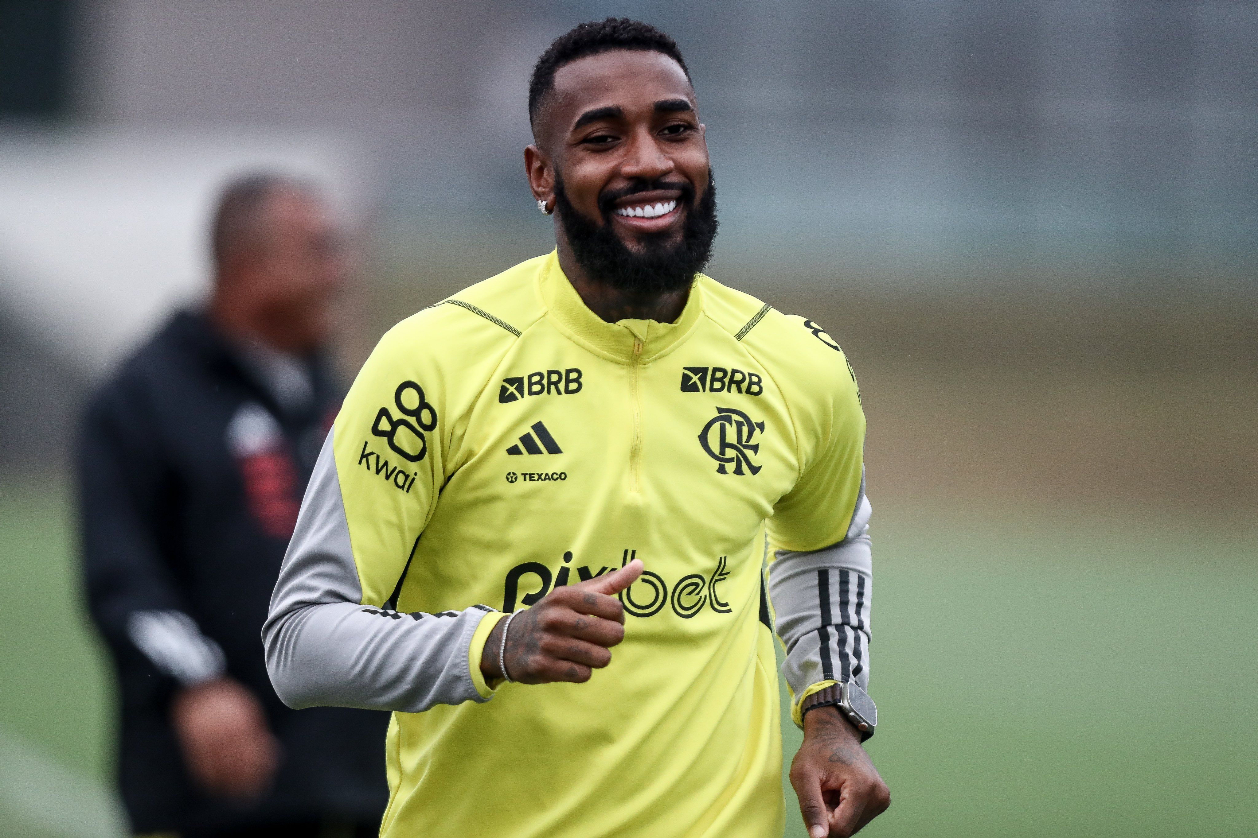 Flamengo: Gerson treina com o grupo e se aproxima de volta aos jogos