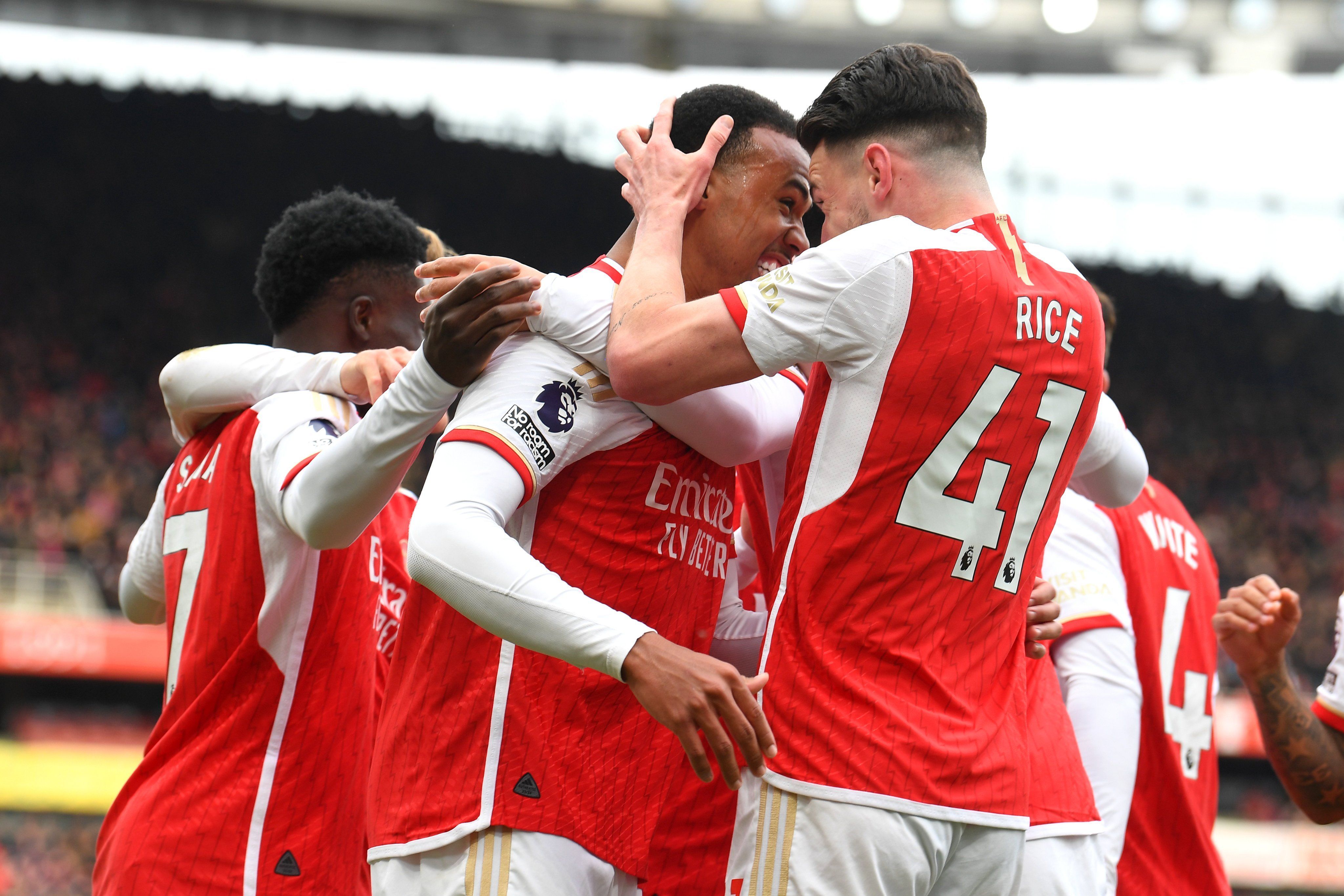 Magalhães e Martinelli marcam, Arsenal atropela Crystal Palace e volta a vencer no Inglês