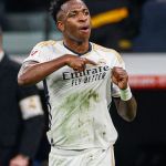Vini Jr ironiza reclamações por gol de ombro: 'Fazia assim em Copacabana'