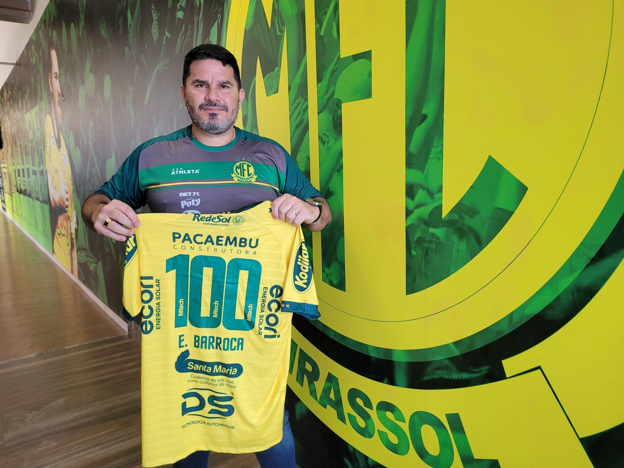 Lateral ex-Santos dispara contra Eduardo Barroca, demitido do Mirassol