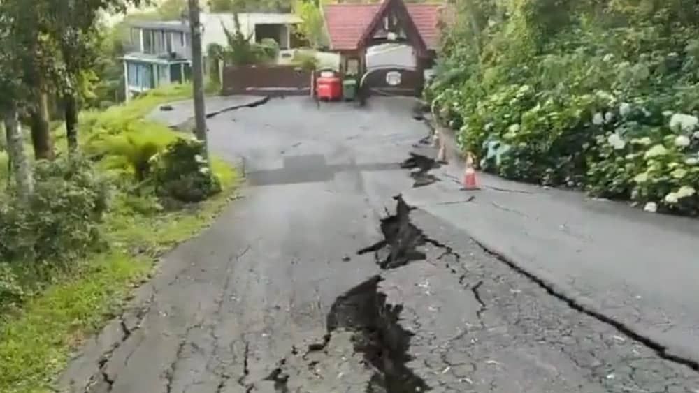 Vídeo: rachadura faz bairro de Gramado (RS) ser evacuado; 150 pessoas estão fora de casa