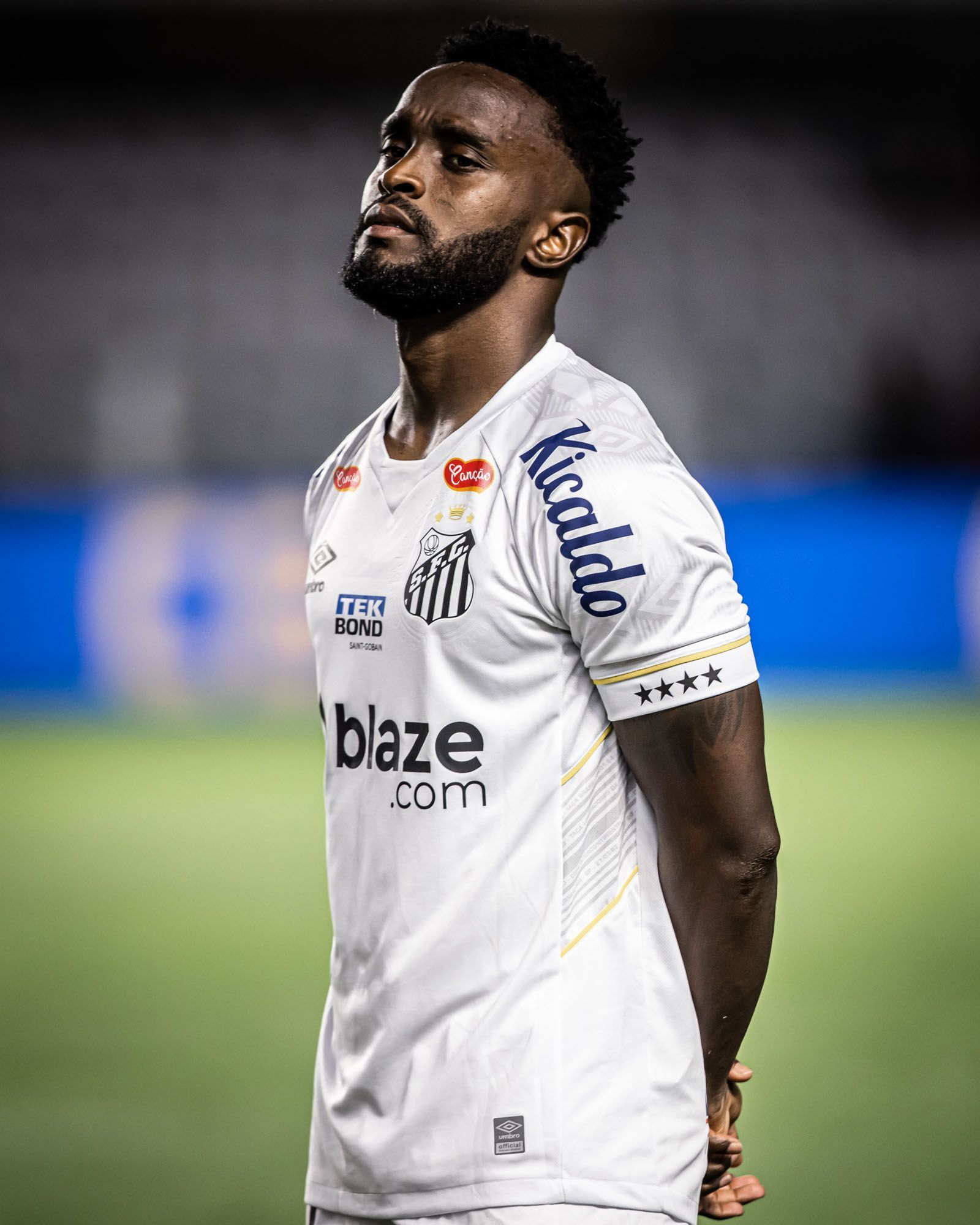 Santos rescinde contrato de atacante, que vai assinar com clube turco