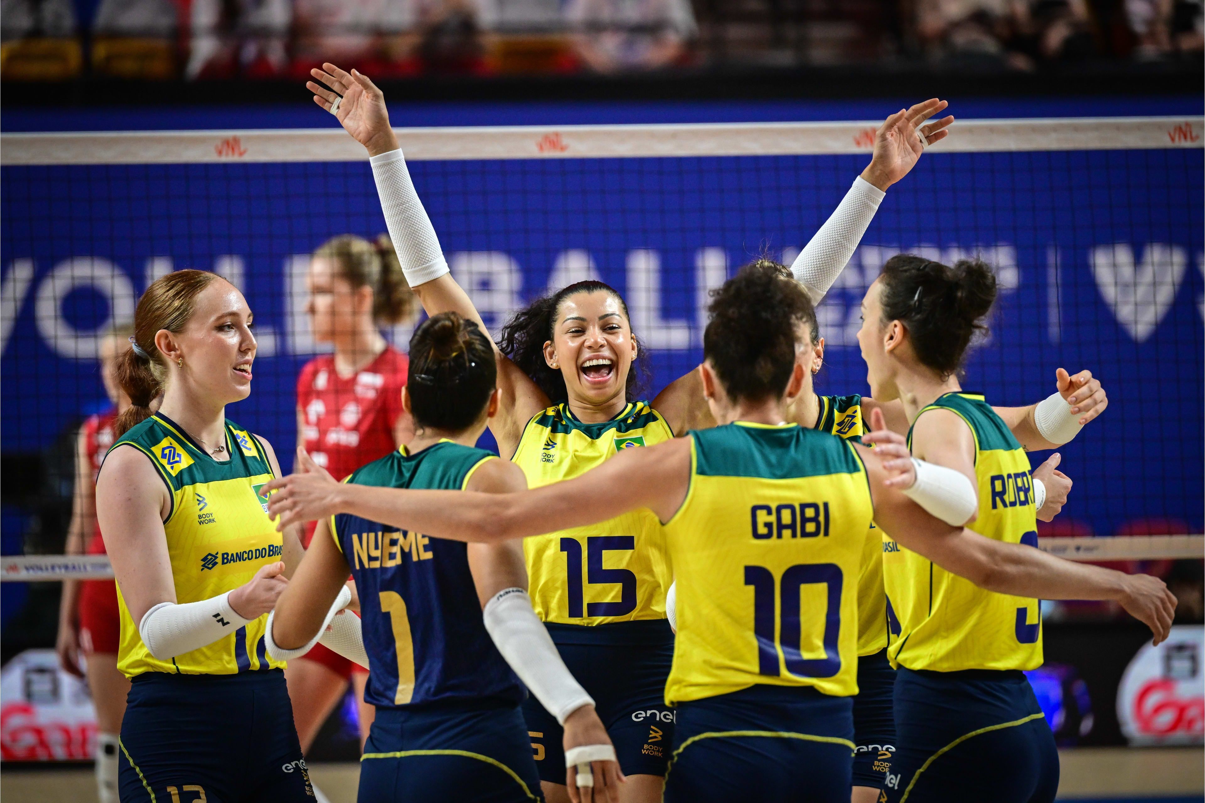 Vôlei: Brasil vence Polônia, mantém invencibilidade e assume liderança da VNL