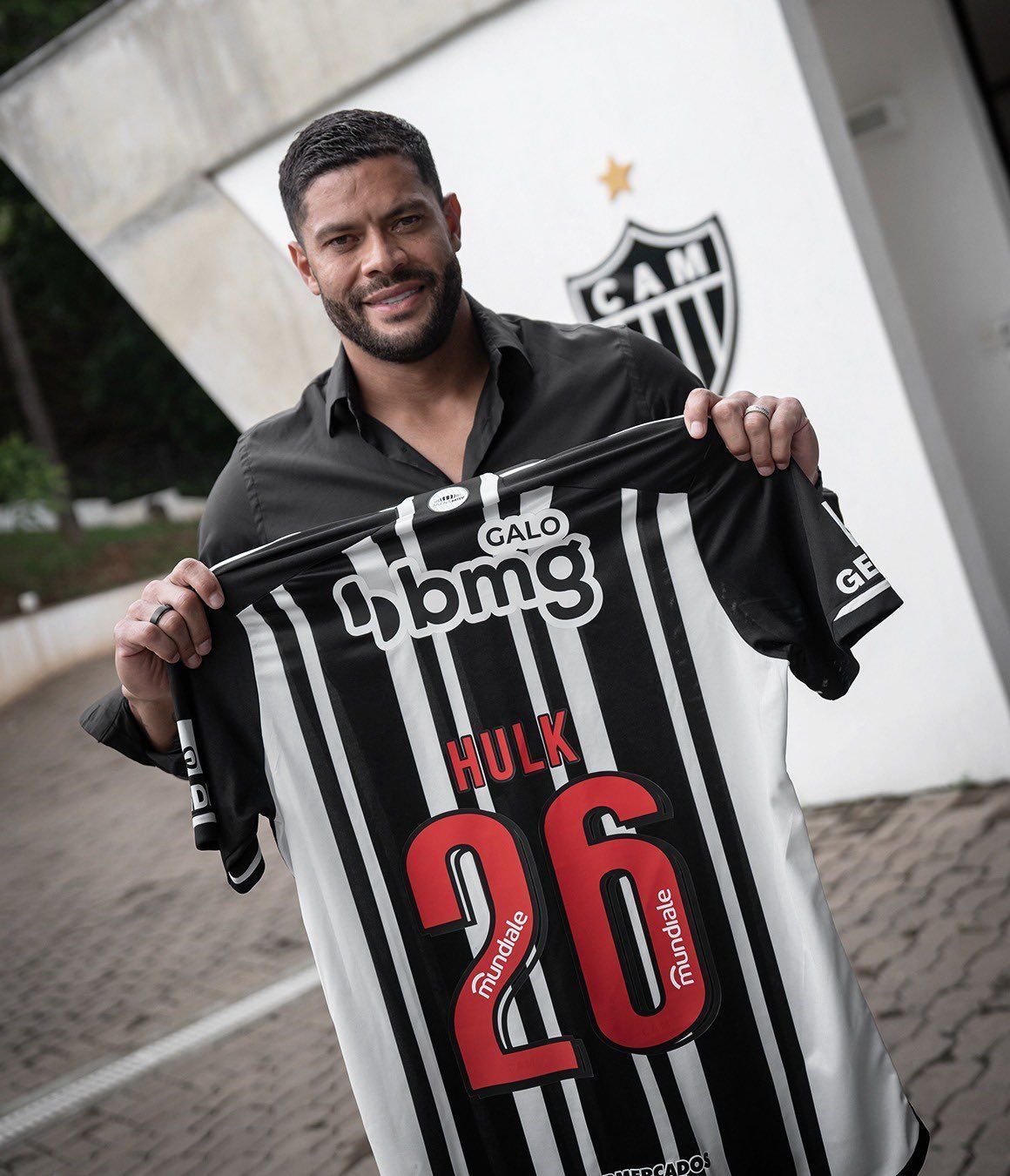 Veja os bastidores da renovação de contrato de Hulk com o Atlético