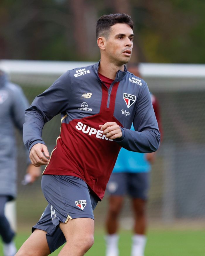Oscar em treino do São Paulo