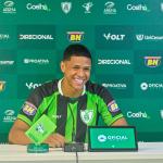 Reforço do América elogia William Batista e faz promessa à torcida