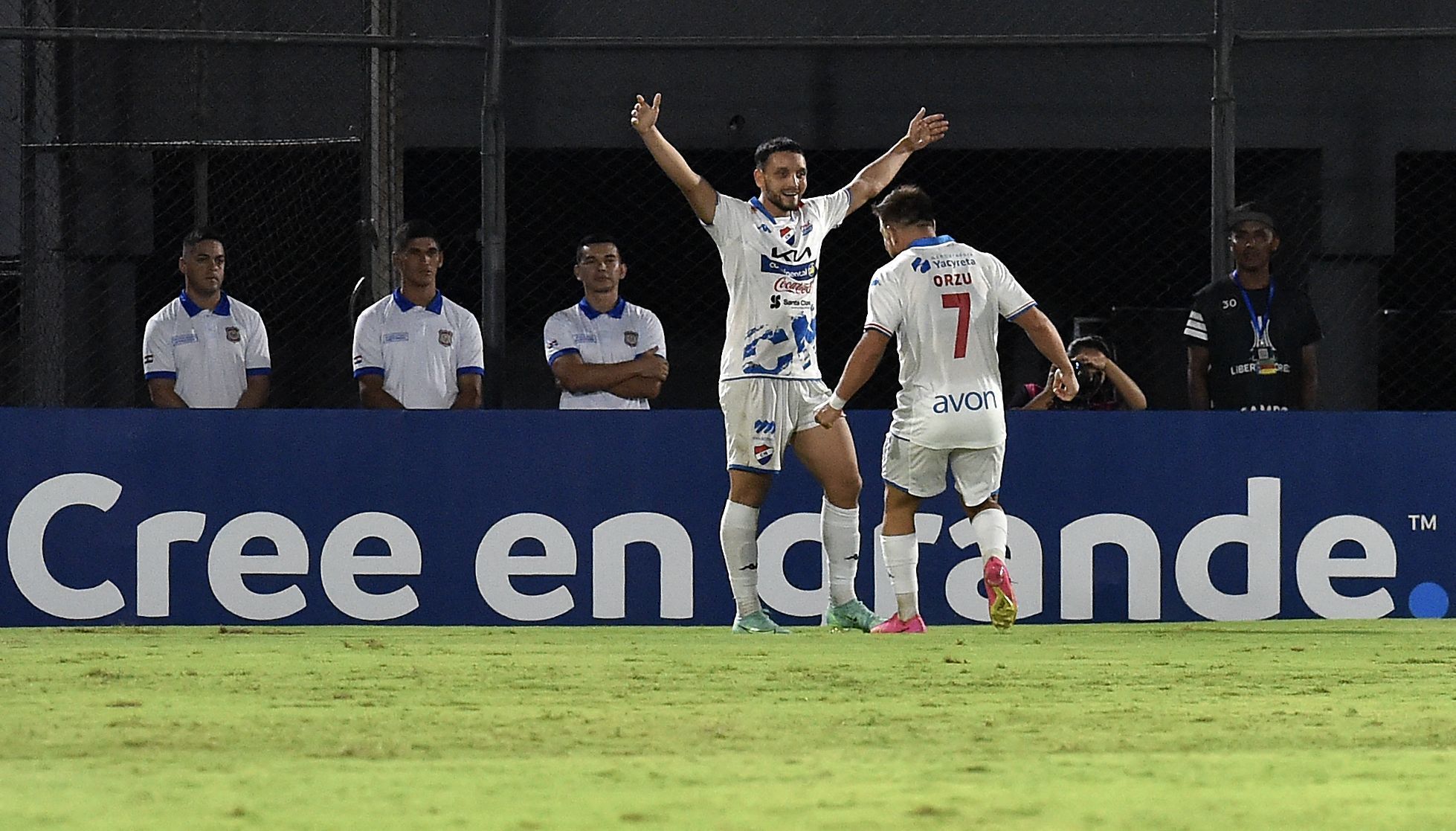 Nacional-PAR vence Atlético Nacional e abre vantagem na eliminatória da Libertadores