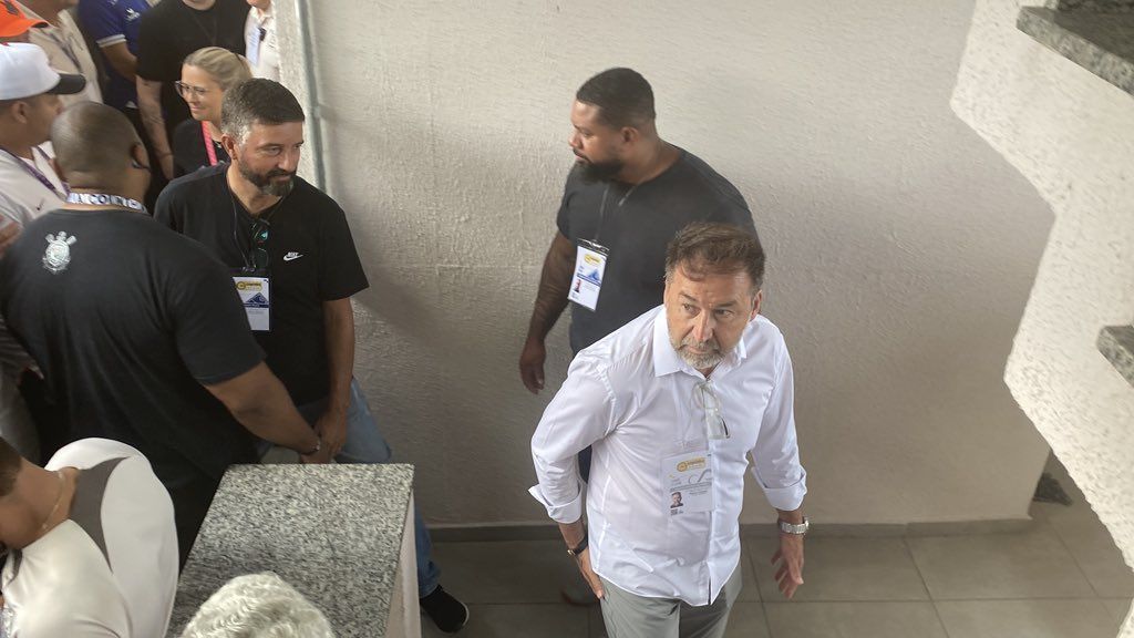 Augusto Melo e Ramón Díaz marcam presença em segundo jogo do Corinthians na Copinha